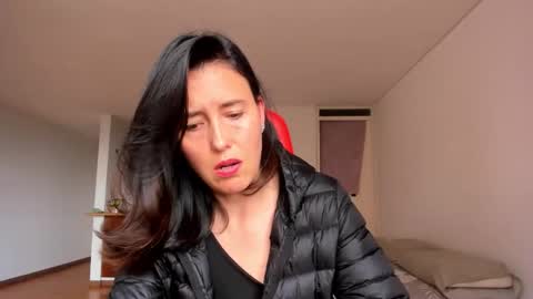 Snapshot of zoe_jeane_beker chatting on October 25, 8:31 pm ZOE online show from October 25, 8:31 pm