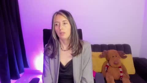 ZOE online show from February 3, 9:52 pm