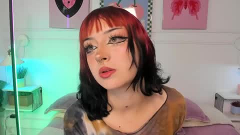 Zoe Lynch online show from March 18, 11:27 am