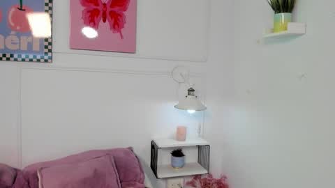 Zoe Lynch online show from March 19, 11:37 am