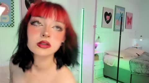 Zoe Lynch online show from February 26, 11:57 am