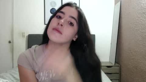 Snapshot of zoe_mill33r chatting on March 12, 4:30 am Zoe online show from March 12, 4:30 am