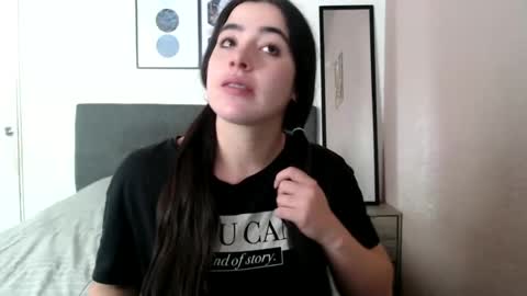 Snapshot of zoe_mill33r chatting on March 12, 5:49 pm Zoe online show from March 12, 5:49 pm