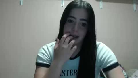 Snapshot of zoe_mill33r chatting on October 7, 6:37 pm Zoe online show from October 7, 6:37 pm