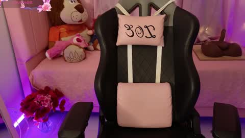 zoe_sullivan_ online show from March 23, 9:25 am