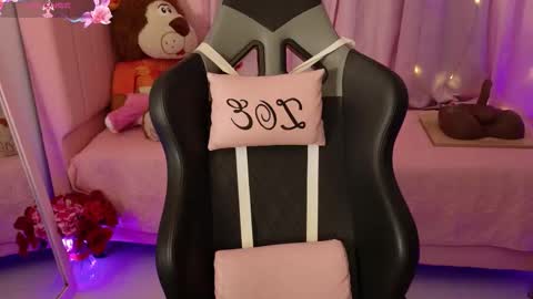 zoe_sullivan_ online show from March 27, 9:32 am