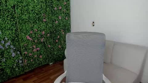 Zoe online show from December 23, 5:57 am