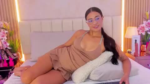 zoebarlowe online show from November 28, 7:43 pm