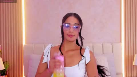 zoebarlowe online show from December 16, 7:20 pm