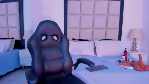 Zoecarrter online show from September 12, 8:22 pm