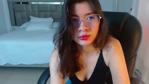 ZOE online show from April 11, 1:48 pm