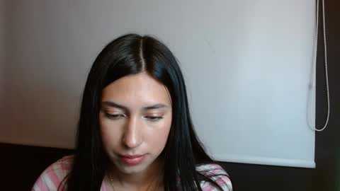 Snapshot of zoegp chatting on December 22, 11:31 pm Laura online show from December 22, 11:31 pm