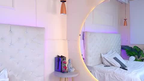 Zoe online show from September 9, 1:33 pm