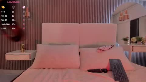  ZOE  online show from October 27, 11:49 pm