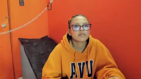 Zoey online show from February 14, 6:05 am