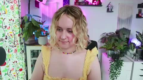 Zoey Ryan online show from July 11, 8:01 pm