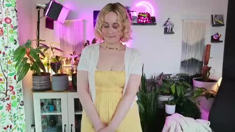 Zoey Ryan online show from March 31, 6:30 pm