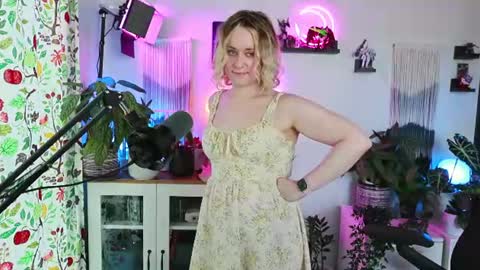 Zoey Ryan online show from July 6, 6:21 pm