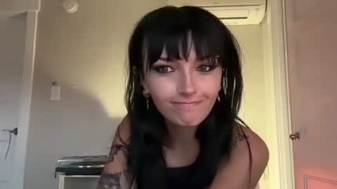 zoeyyb666 online show from June 25, 2:41 am