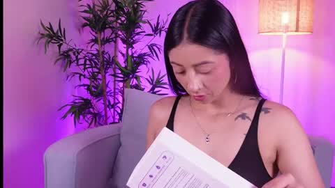 Zoe online show from April 4, 1:07 pm