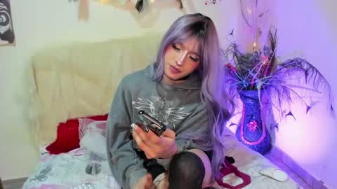 ZOREN online show from December 18, 1:23 am