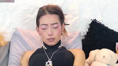 Violeta online show from November 24, 5:00 pm