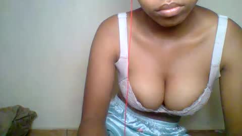 zyraelle_01 online show from June 7, 4:01 pm