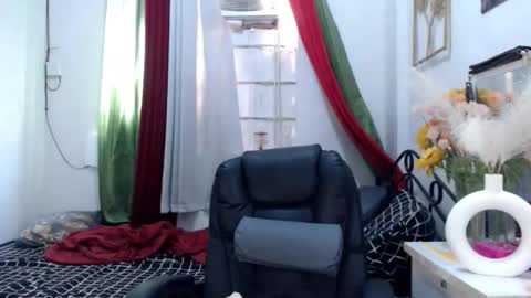 Snapshot of zyzy03 chatting on October 23, 6:15 am zyzy online show from October 23, 6:15 am