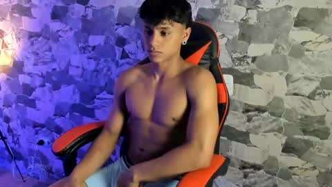 zyzz_1812 online show from June 21, 3:57 am